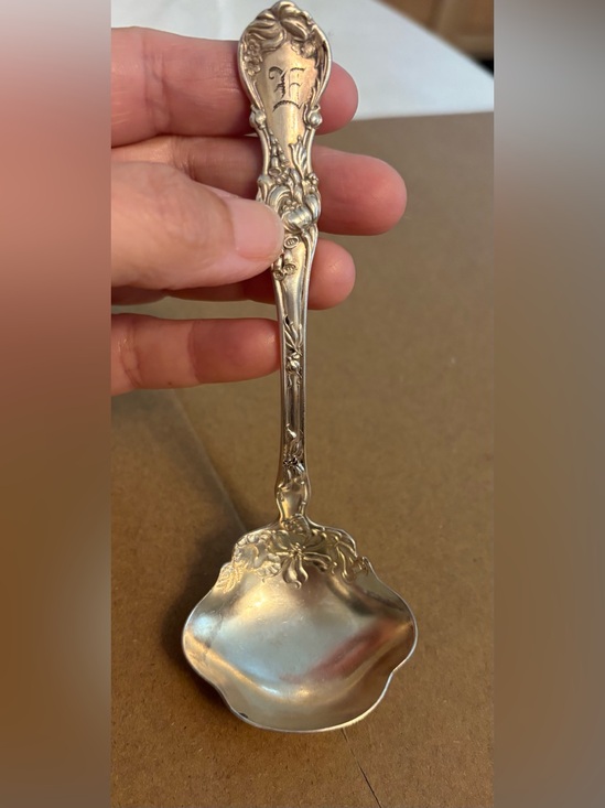 Antique 1904 Silver Plated Raised Floral Ladle Fruit Spoon 5.5” E Logo Victorian